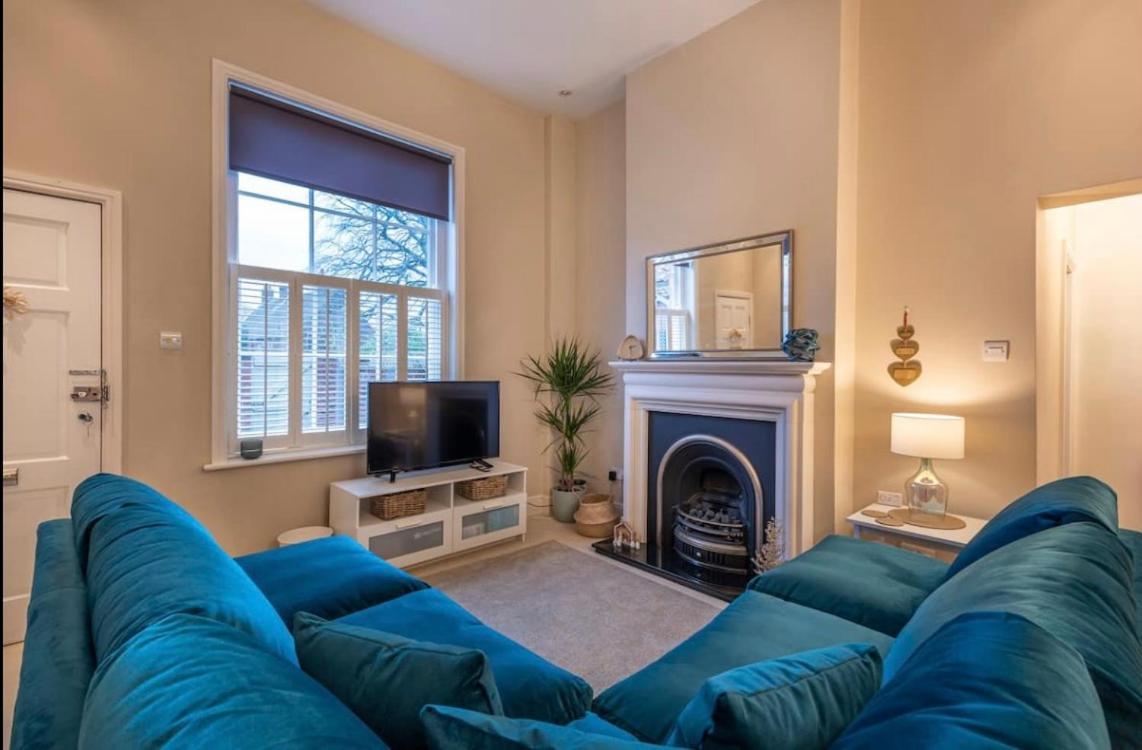 Choristers Mews: Luxury Cottage A Stones Throw From The Cathedral! Lincoln Bagian luar foto