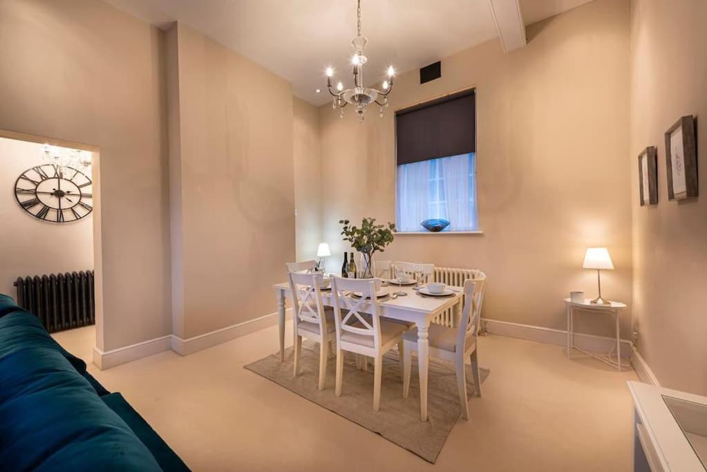 Choristers Mews: Luxury Cottage A Stones Throw From The Cathedral! Lincoln Bagian luar foto