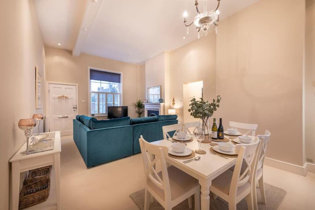 Choristers Mews: Luxury Cottage A Stones Throw From The Cathedral! Lincoln Bagian luar foto