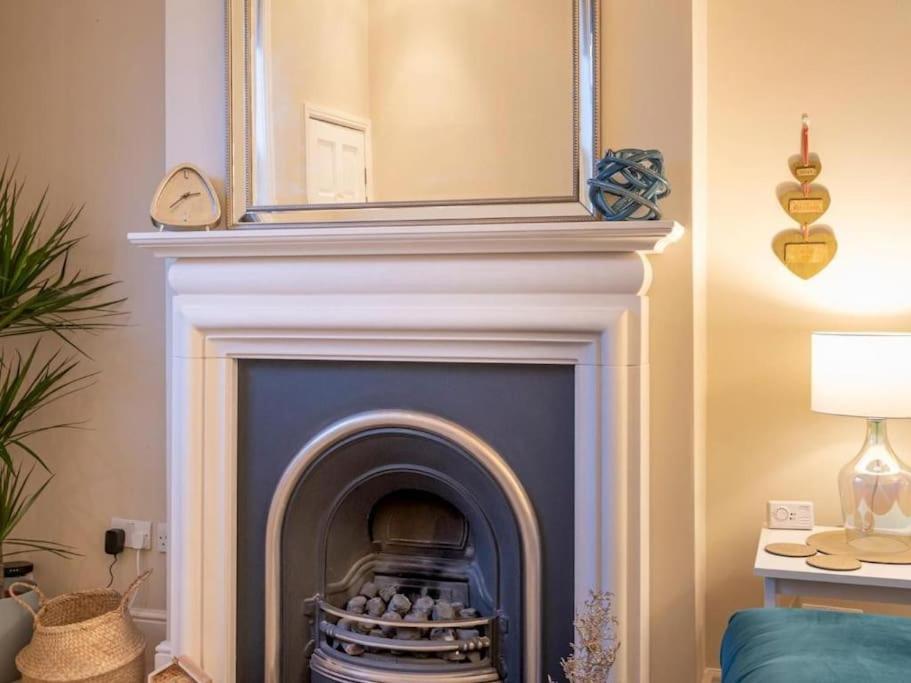Choristers Mews: Luxury Cottage A Stones Throw From The Cathedral! Lincoln Bagian luar foto