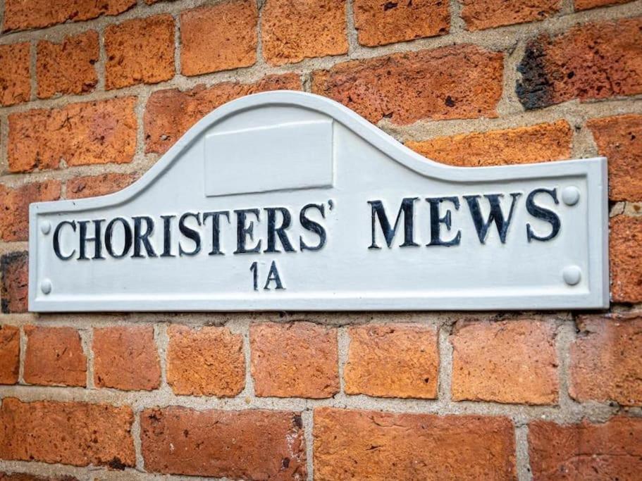 Choristers Mews: Luxury Cottage A Stones Throw From The Cathedral! Lincoln Bagian luar foto